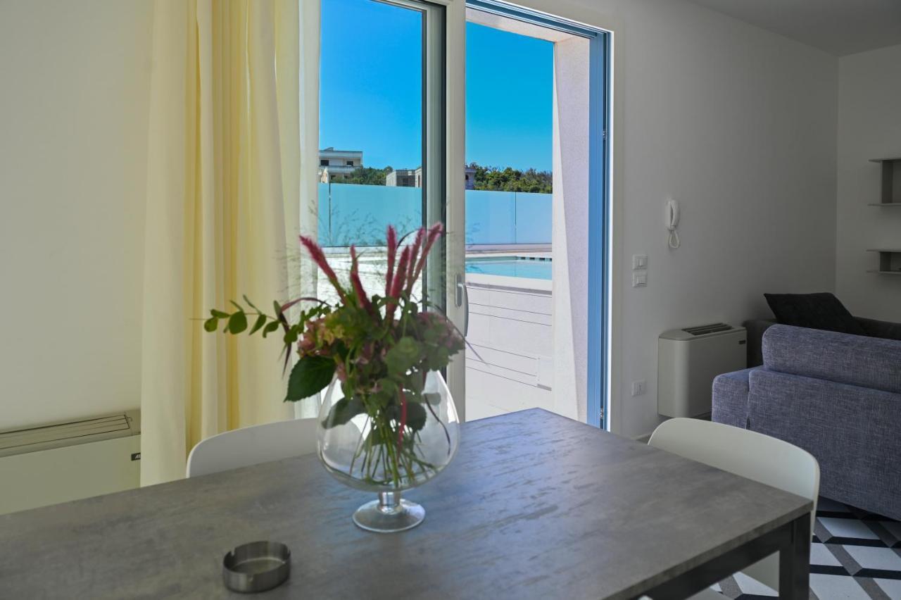 Perle Marine Suite Apartments Castro  Exteriér fotografie